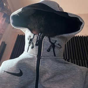 你们请明星咋个不请我