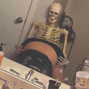 ELLEN (feat. MoThaGod & JellyWrlddd)