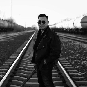 新身不由己 (伴奏)