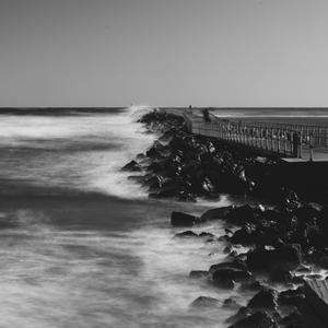 Μέσα στο γκρίζο του καιρού