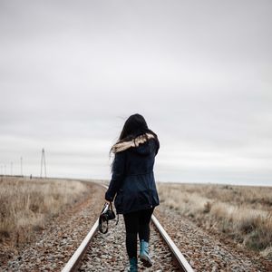 পর কখনো আপন হয় না