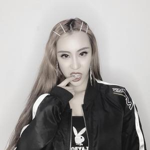 高冷的男神请你慢点走