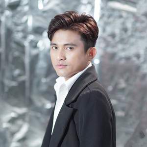 អ្នកក្រោយច្បាស់លាស់