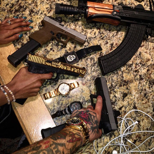 Щемит в душе тоска