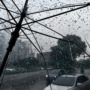 假装听不见的眼泪