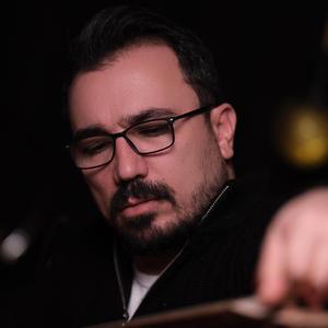 BAHÇALARDA MOR MENİ