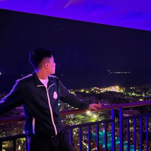 回忆在耳机里循环