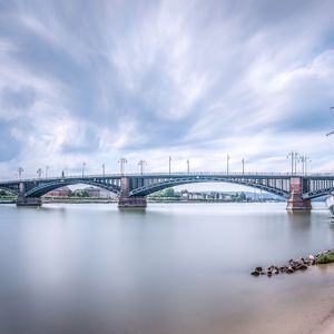 我漂泊的船能不能靠在你的岸