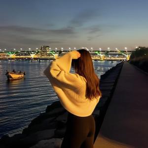 Demet Akalın Hoodtrap