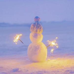 雪人它竟然在玩火