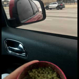 Como Venimos, Nos Vamos De La Vida (feat. Chacho Dz'r)