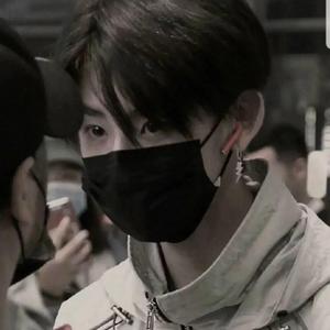 把更多的时间花在音乐上（旁白）+她妈妈说我们八字不合+不良少年+我希望我永远也不知道你的那些破事