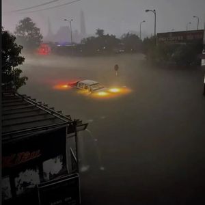 飞跃电话亭（prod.tired x e.pine）