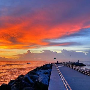 青春本就是马不停蹄的相遇和告别