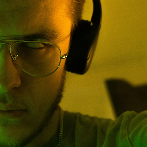 odpalam bongo na klipie