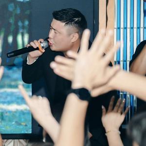 王哈尔 - 拥抱你我的爱人