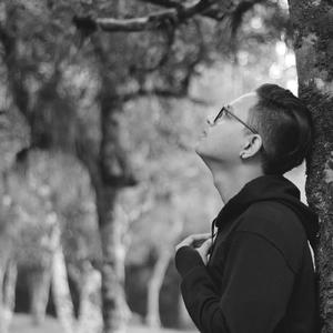 Puisi Sedih - Bertahan Atau Melepaskan (Instrumen)