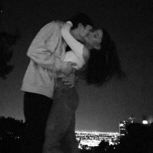 Ellerimde çiçekler