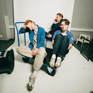 Skjelver (feat. Åse)