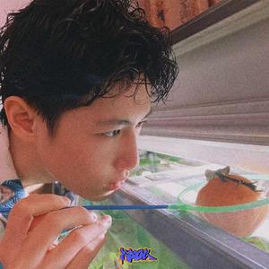 我在海边牵着你的手，对你说 i love u