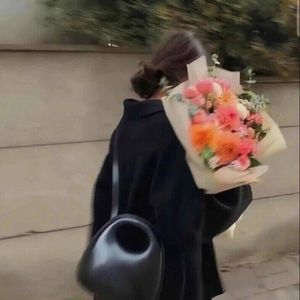 水深自有渡船人