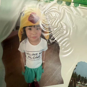 凌晨。马戏团。