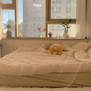 i want someone to look at me the same way i'm looking at this gigantic boba