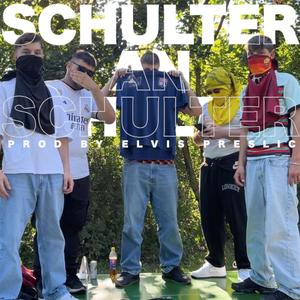 Schulter an Schulter