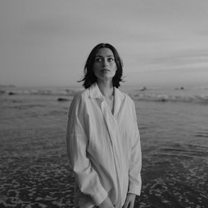 木吉他与白裙子