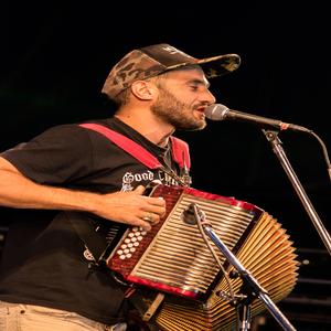 Sacala a bailar