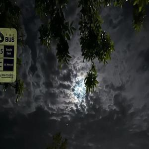 Mond hell