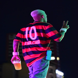 Posturado, Trajado, Elegante