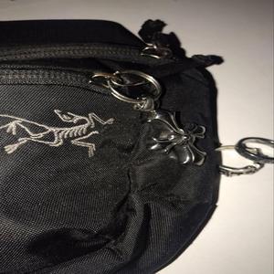 No ties (feat. goony & arid)