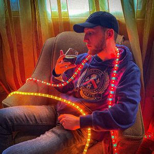 Писал песни