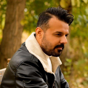 Mavi Gozlu Şarışın