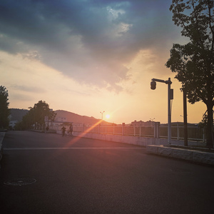 而拾（PROD BY XVIBE）