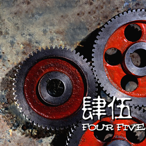 我在水中看着你用辛酸痛苦装饰容颜