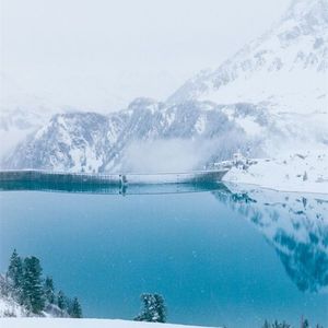 烧酒啤酒兑成两杯