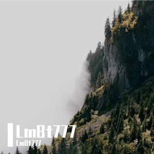 春风中野蔷薇的悠然探旅