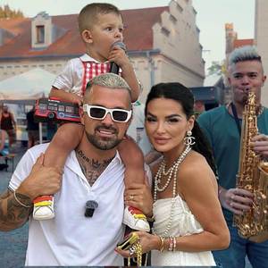 Pri Oltári / Išlo Dievča lesami