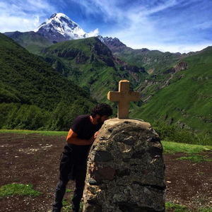 ისევ მომერია სევდა