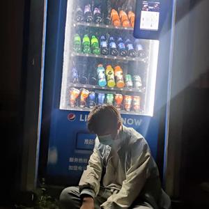 额头上的枪（片段）