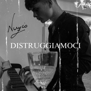 Distruggiamoci