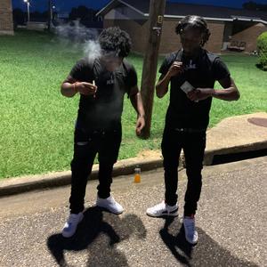 Hood Motivation (feat. Mbk Tank)