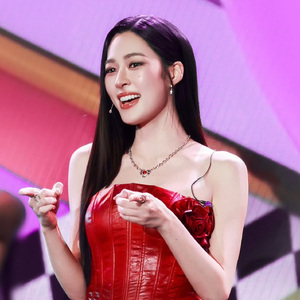 มองได้แต่อย่าชอบ(能看不能喜欢) - 00K