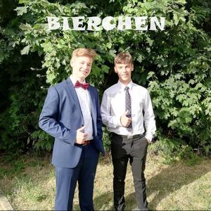 Bierchen (feat. Yung Moo$€)