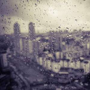 《一只脚印》（致一些人，5.12汶川地震后记）