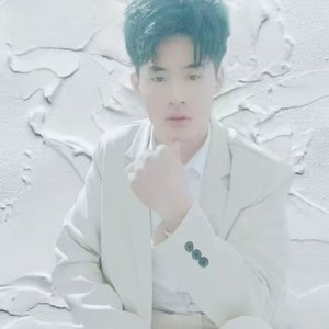 相册里的旧月光_49737280372774916_1759913327243.wav