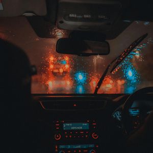 雨幕中的节奏