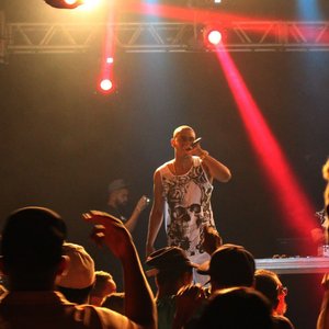 Bunda Aqui Não Falta